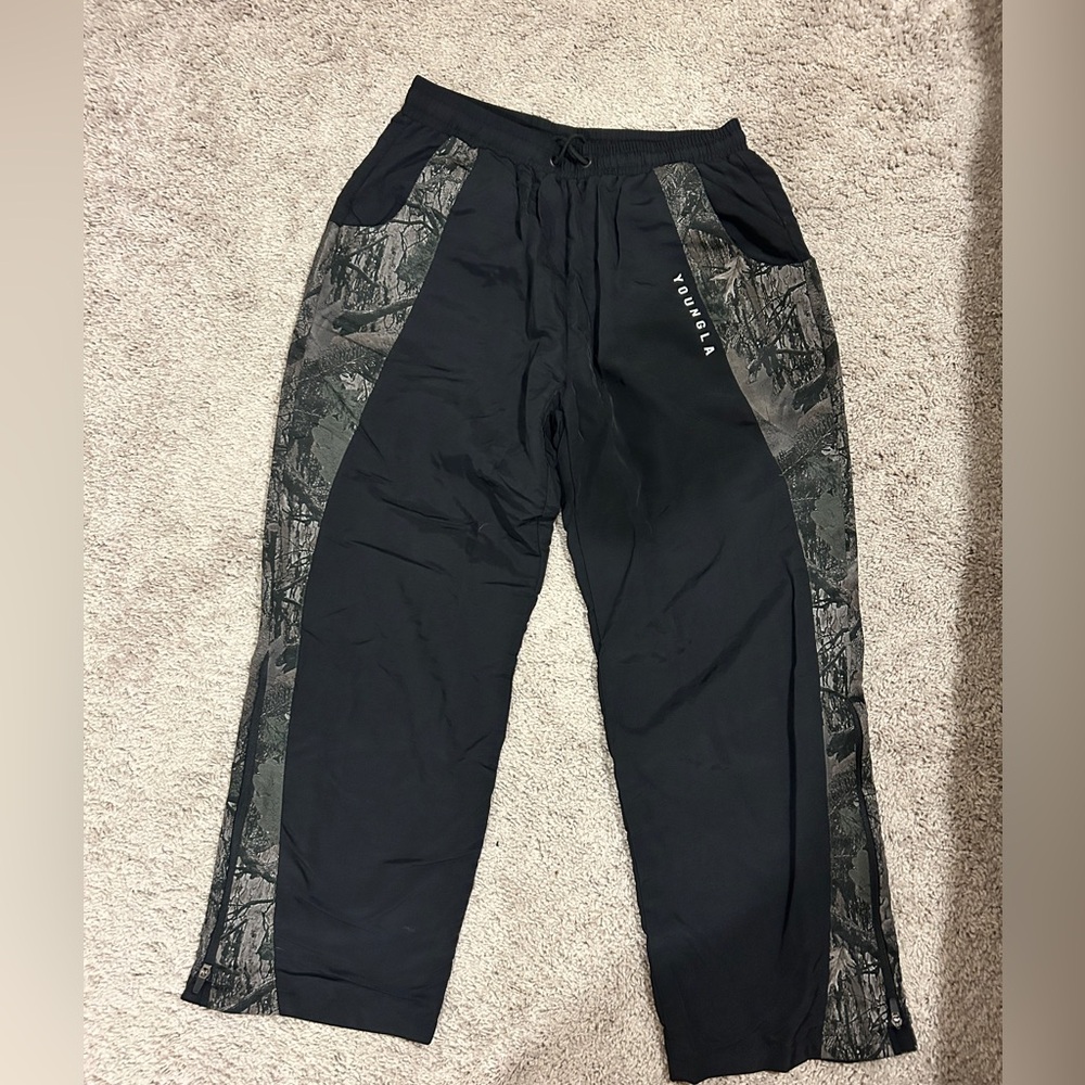 YoungLA Men's Black and Camo Joggers